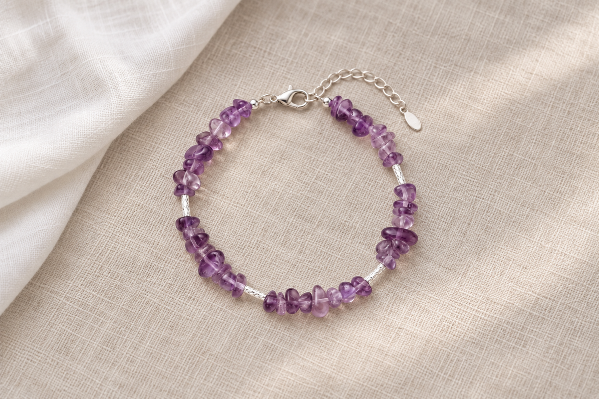 What are the traditional benefits of an amethyst bracelet?