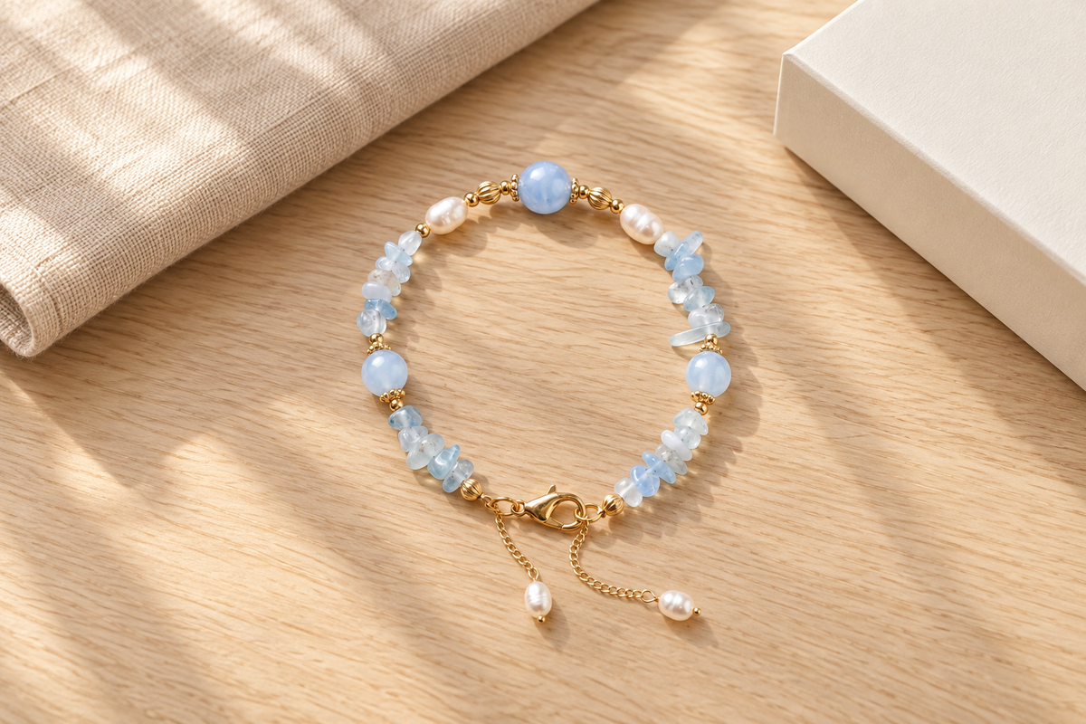 How do you choose the best aquamarine bracelet holiday gift for her?