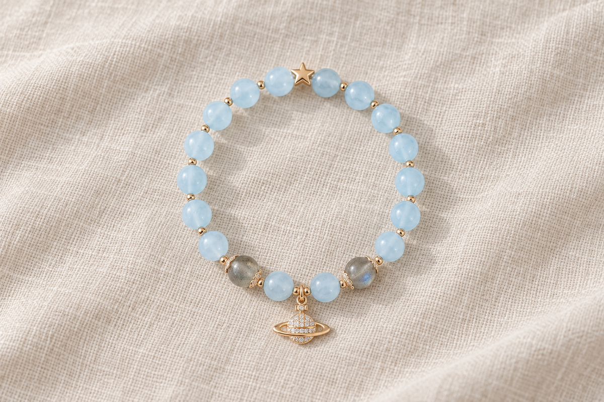 What are the traditional benefits of an aquamarine bracelet?