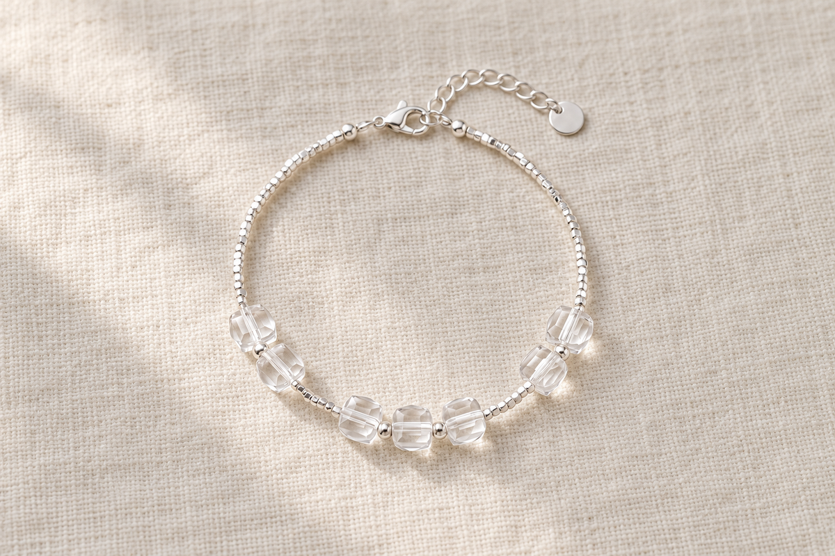 Clear Quartz vs Amethyst Chakra Bracelet: Which Is Better for Balance and Clarity?