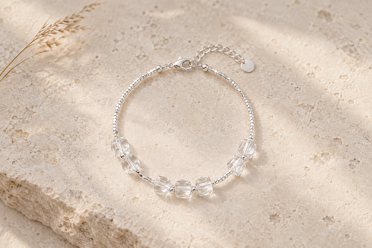What Clear Crystal Bracelets Are Good for Women?