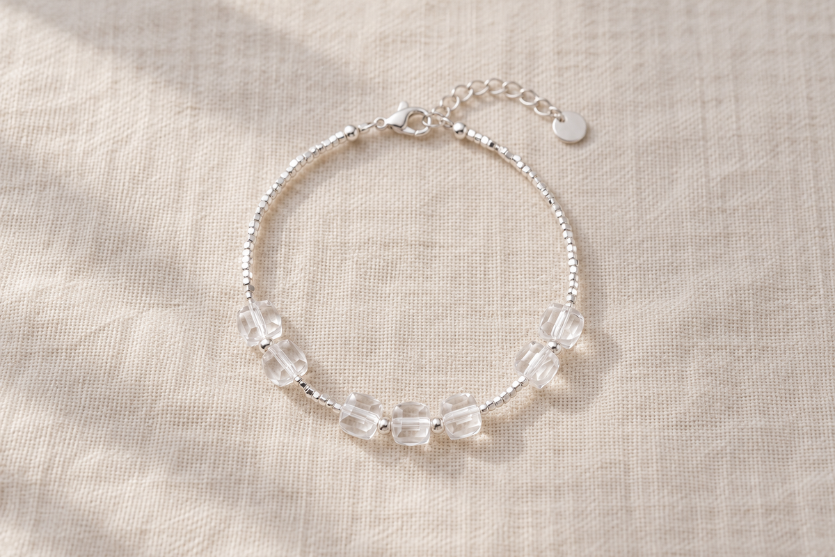 What Are the Traditional Benefits of a Clear Quartz Bracelet for Women?