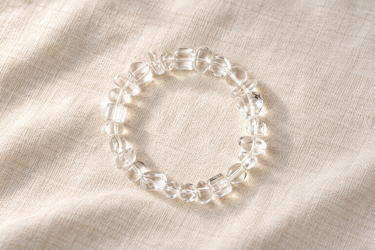 What does a clear quartz crystal bracelet symbolize?
