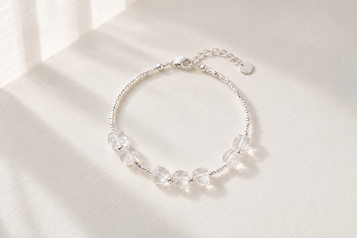 Clear Quartz vs Rutilated Quartz: Which Is Chosen for Clarity, Which for a Fresh Start?