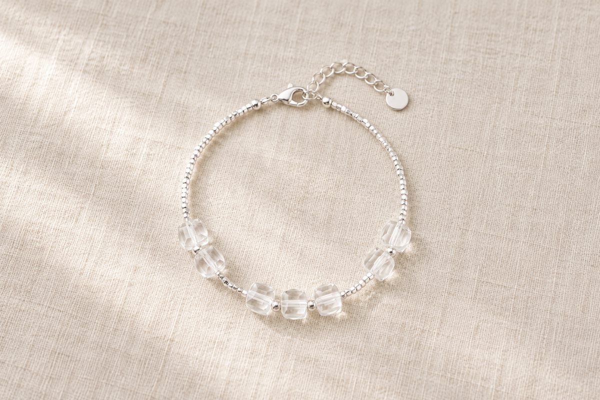 Faceted vs Nugget Quartz Crystal Bracelet: Which Is Better for a First-Time Buyer?
