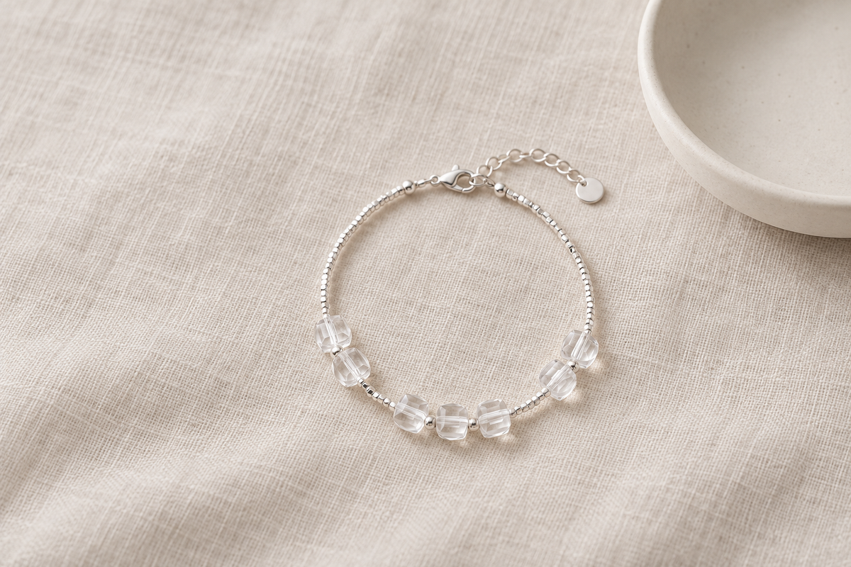 Faceted vs Nugget Clear Quartz Bracelet: Which Cut Is Better for Everyday Styling?