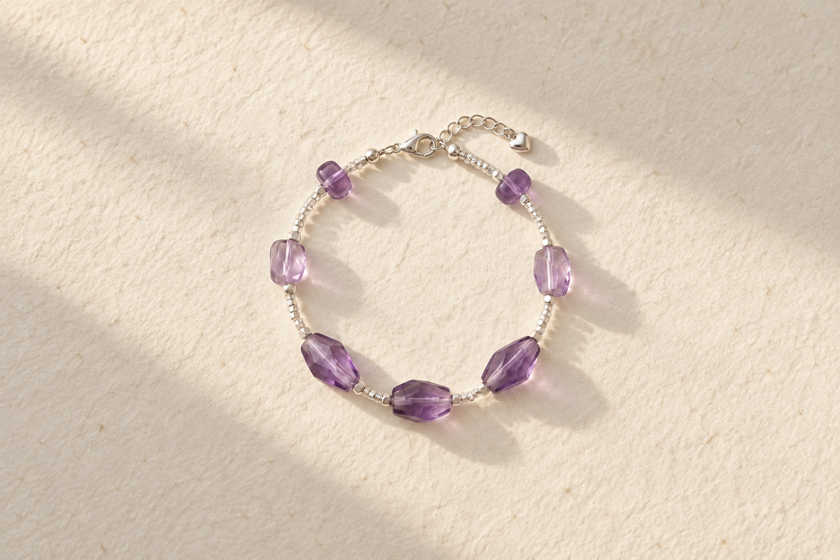 Left Hand vs Right Hand: Which Is Better for Wearing a Fluorite Bracelet?