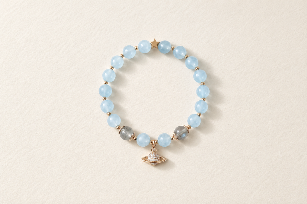 Which crystal bracelet do women traditionally wear for moon energy?
