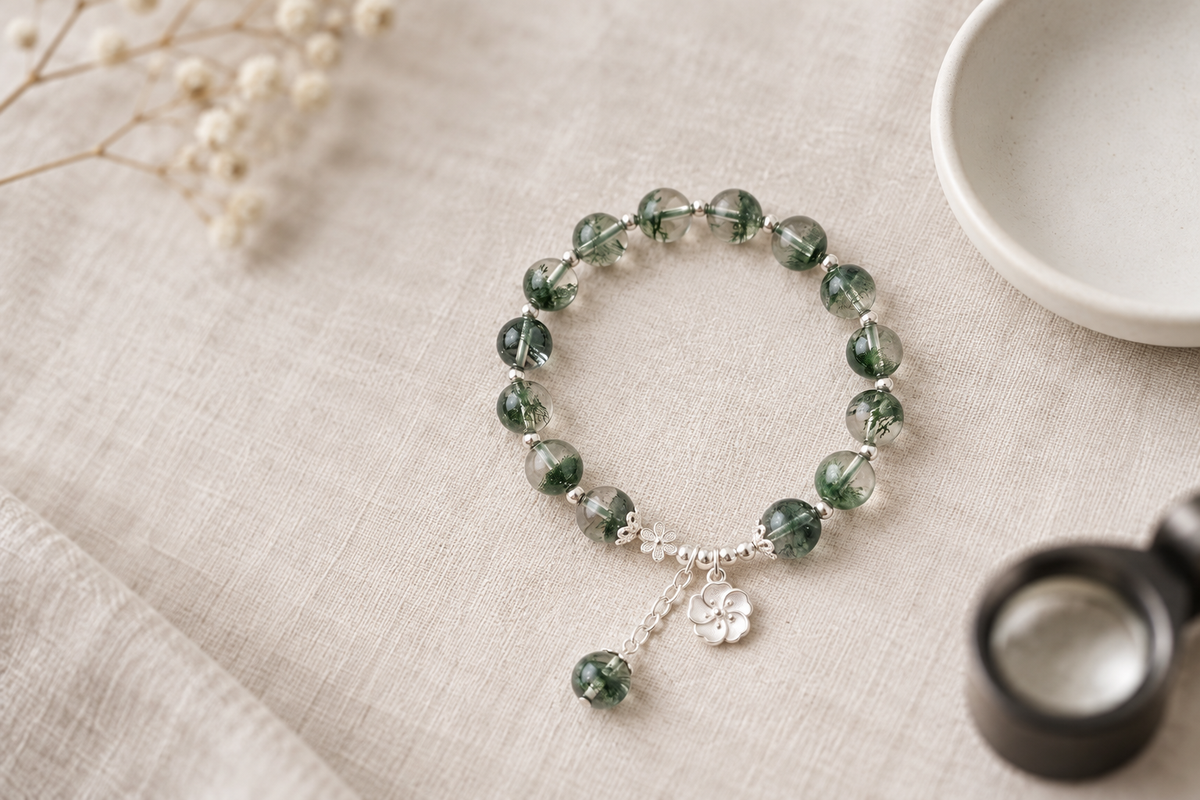 Clear Quartz vs Moonstone: Which Is Better for Finding an Original Crystal Bracelet?