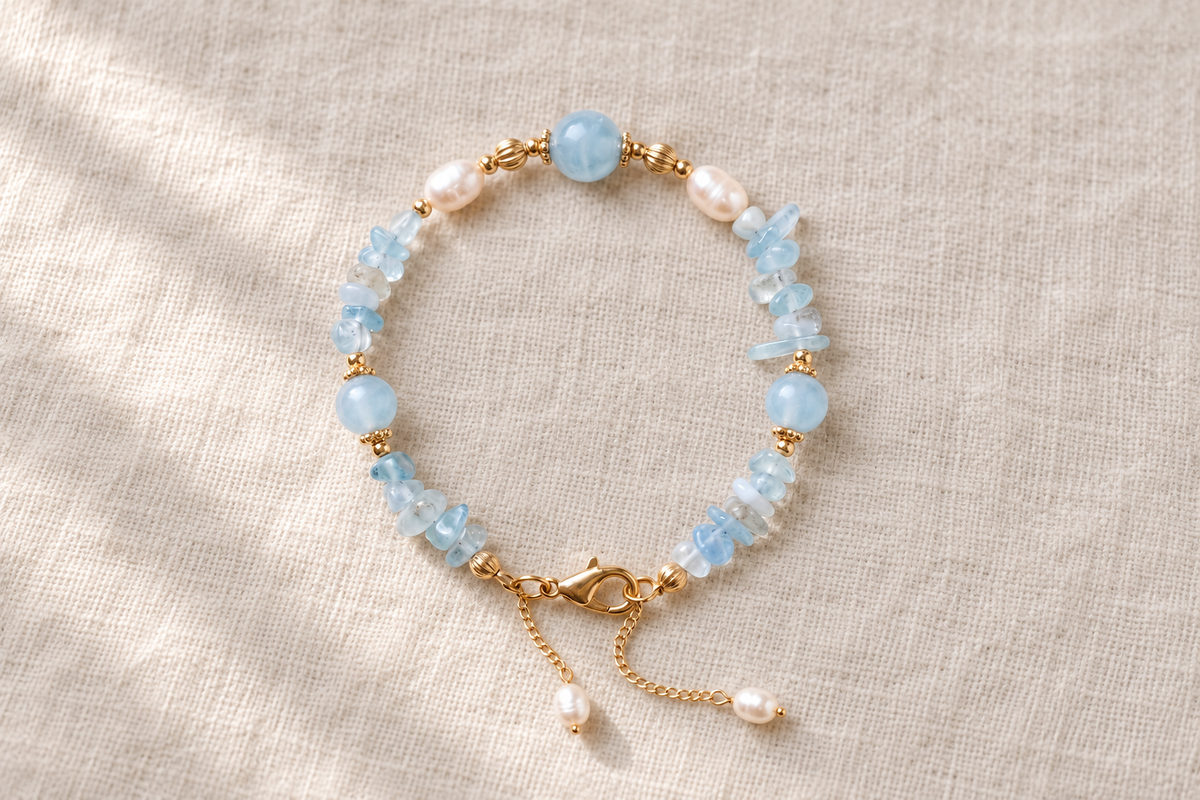 Which bracelet do women traditionally wear for patience and purity?