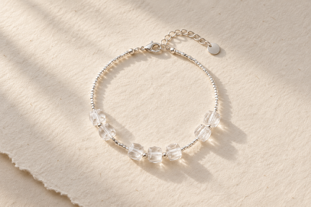Solo vs Mixed Clear Quartz Bracelet: Which Is Better for Traditional Benefits?