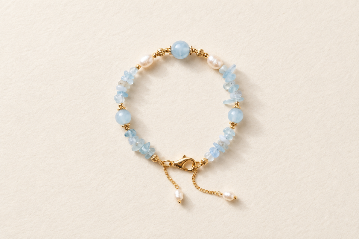Can you stack an aquamarine bracelet with a watch without scratching it?