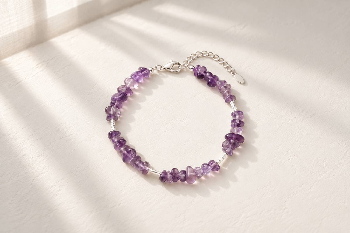 Which day of the week does tradition say to start wearing an amethyst bracelet?