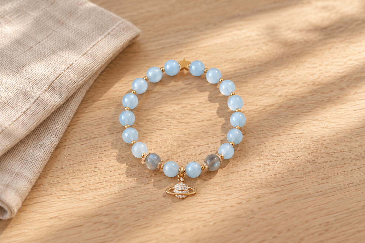 Which Hand Should a Woman Wear an Aquamarine Bracelet On?